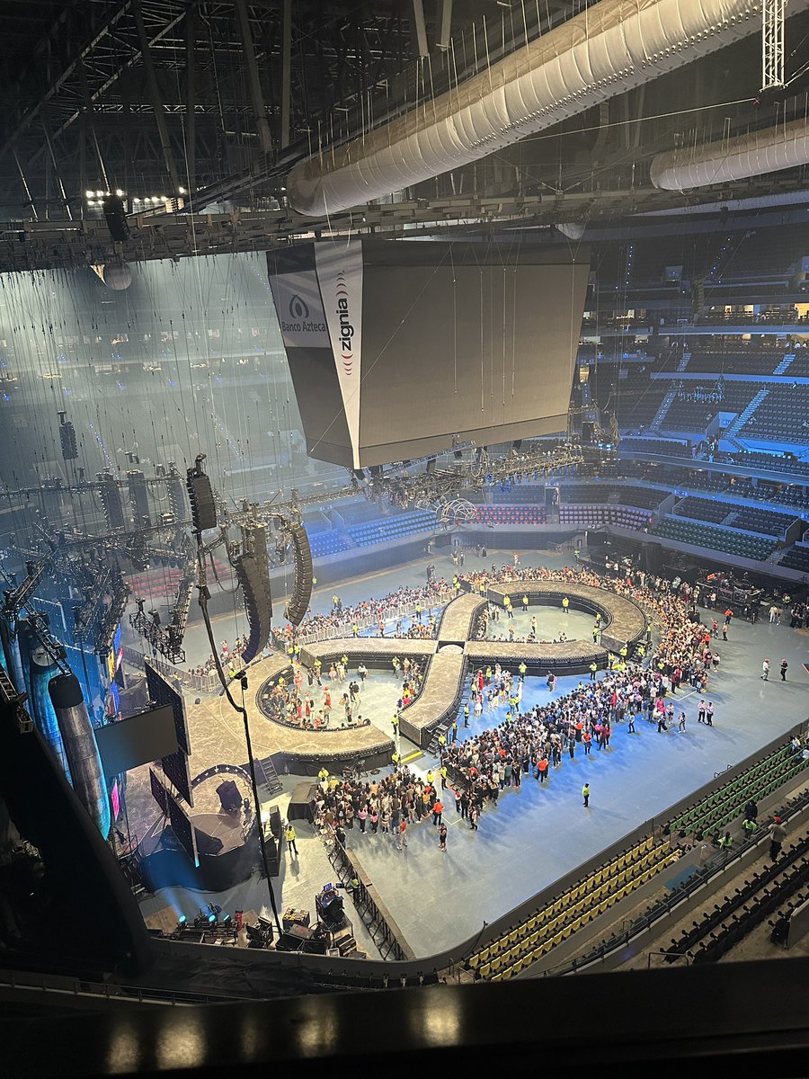 WE’RE INSIDE!!!!!