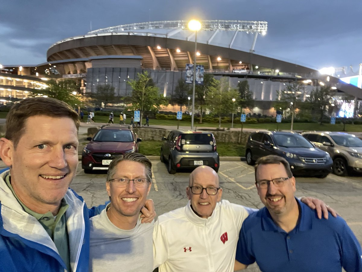 Tried to get a royals game in but the weather just didn’t cooperate.

But still great to catch up and spend some time with great colleagues in sports medicine! #AMSSM2025