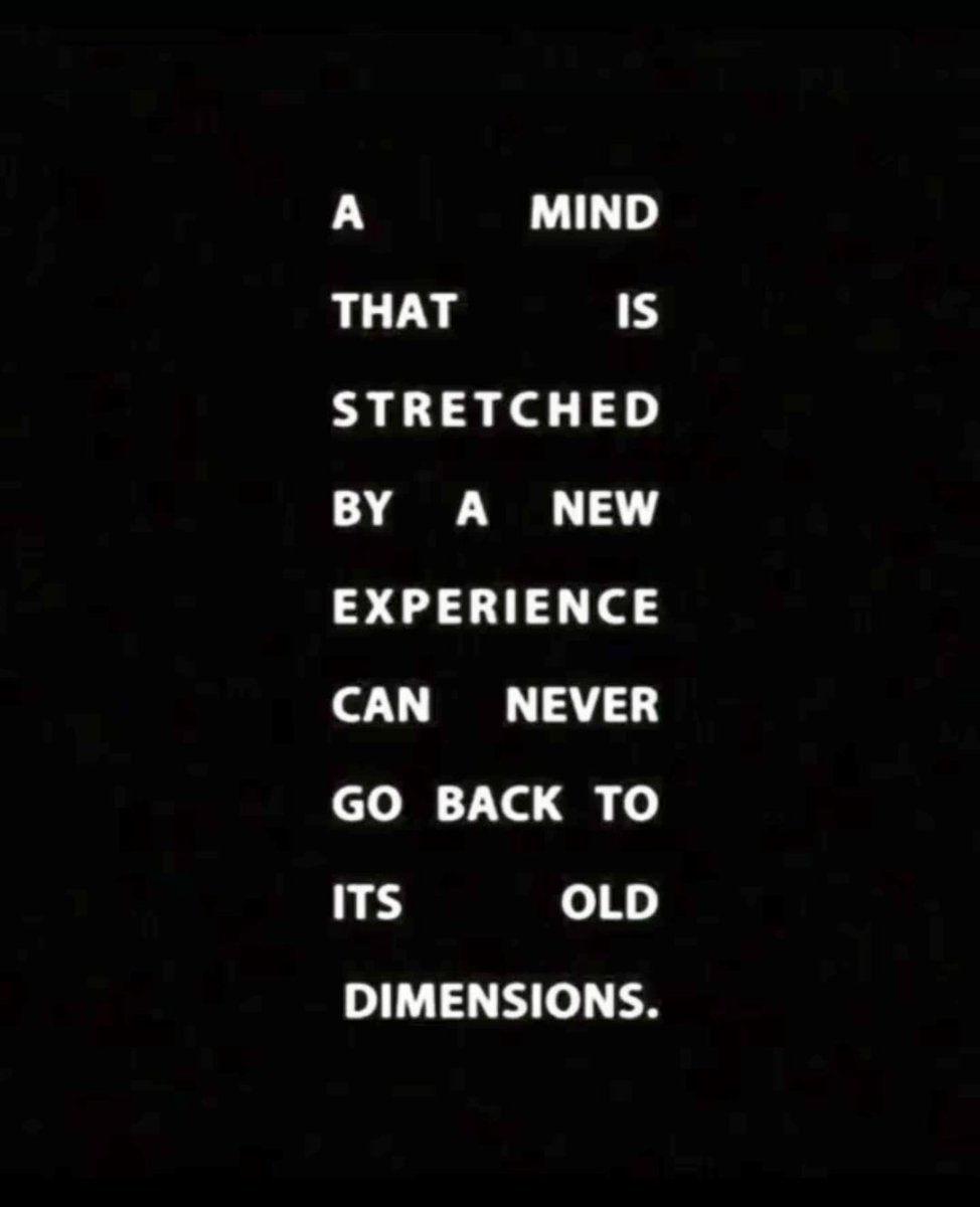 Mini Archillect tweet media