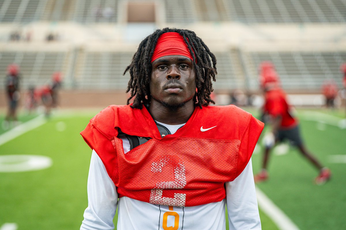 2026 North Shore WR Dorian Barnes is looking to have a breakout year in 2025.

Barnes saw a good amount of playing time last year but with a lot of last years WR graduating, he will look to step up next fall. #TXHSFB