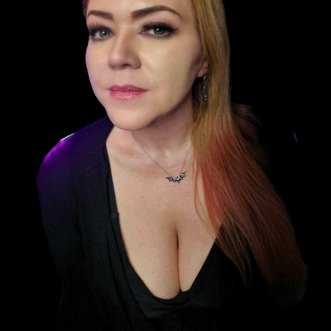 KattatoniaTTV's tweet image. Personal growth isn’t for everyone, but if you’re chasing it, embrace the unease. Step beyond your comfort zone and trust your own strength. TRUST YOURSELF. That shaky, unfamiliar ground? It’s where you transform. #EmbraceTheChallenge #GrowThroughDiscomfort