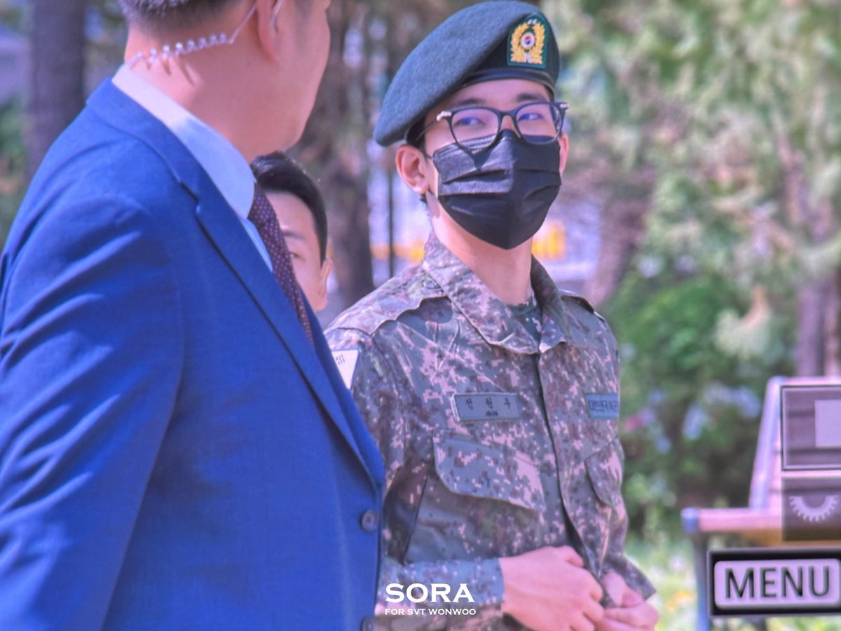 soraforww's tweet image. 250424 수료식 pre

의전팀보고 히히고양이됨 😻

 #세븐틴⁠ ⁠⁠⁠#SEVENTEEN⁠ ⁠⁠#원우 #WONWOO #ウォヌ