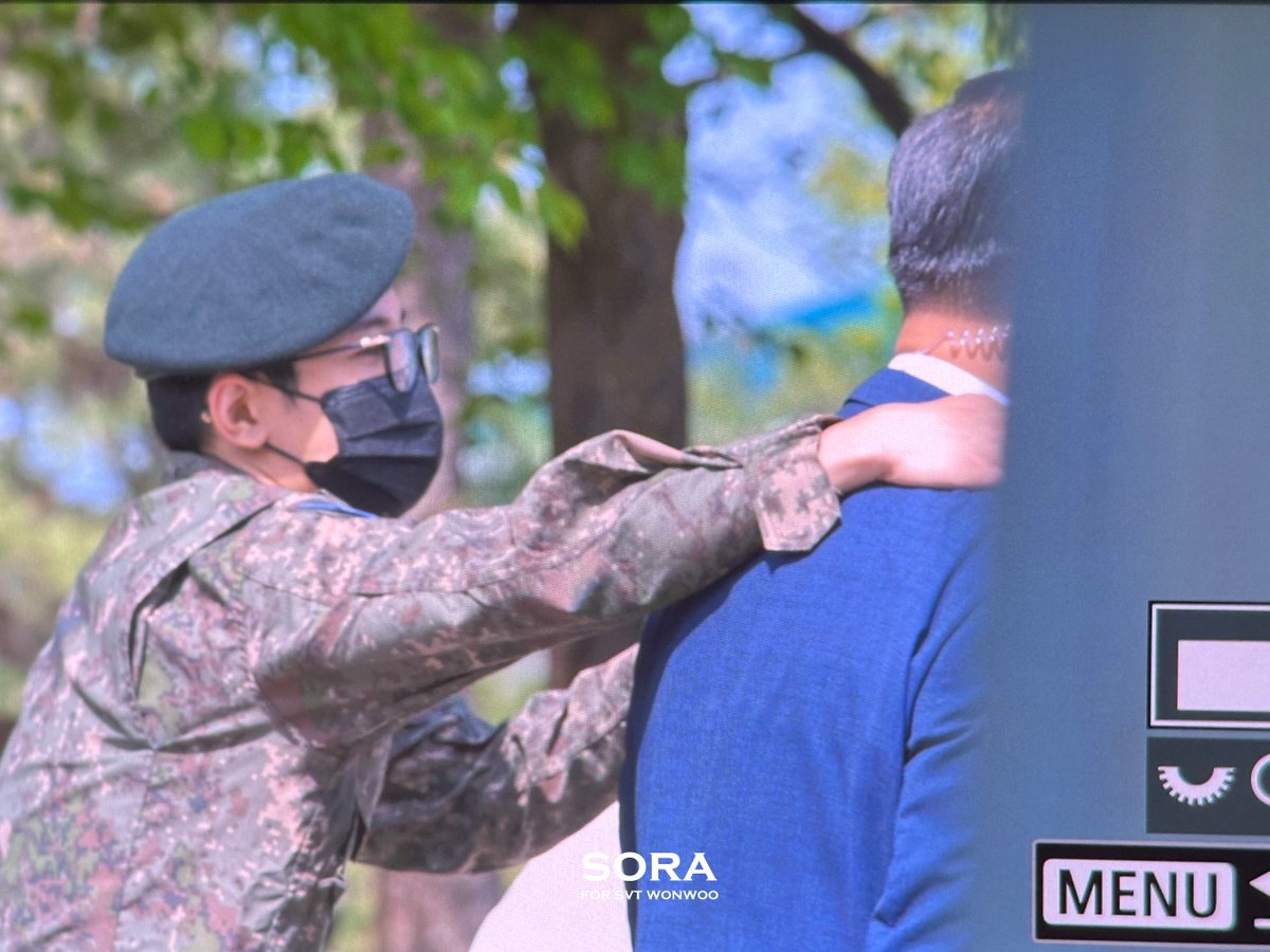 soraforww's tweet image. 250424 수료식 pre

의전팀보고 히히고양이됨 😻

 #세븐틴⁠ ⁠⁠⁠#SEVENTEEN⁠ ⁠⁠#원우 #WONWOO #ウォヌ