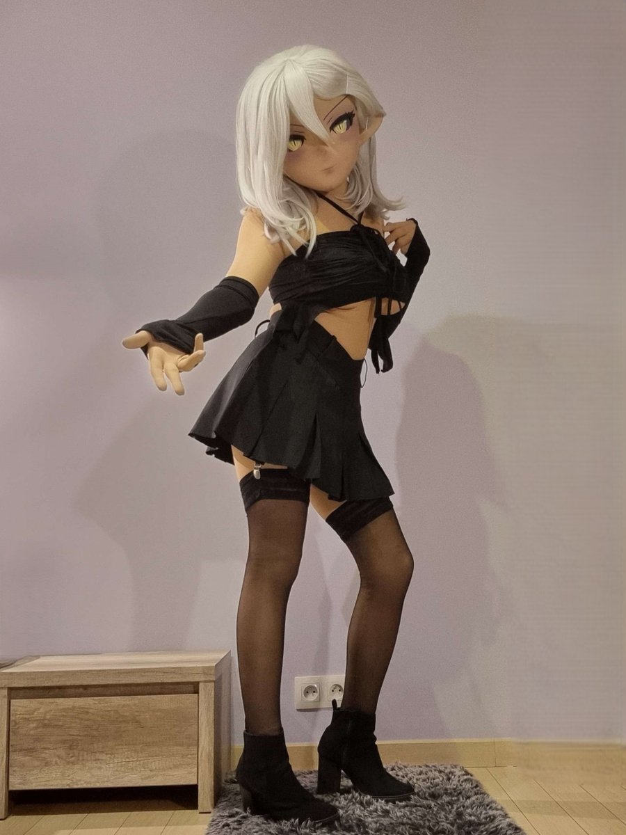 Damn, you look sad...
There is no fun in hurting someone who has no will to live. : /
Guess I need to become your friend first and wait until I see you smile. ^^

#kigurumi #着ぐるみ