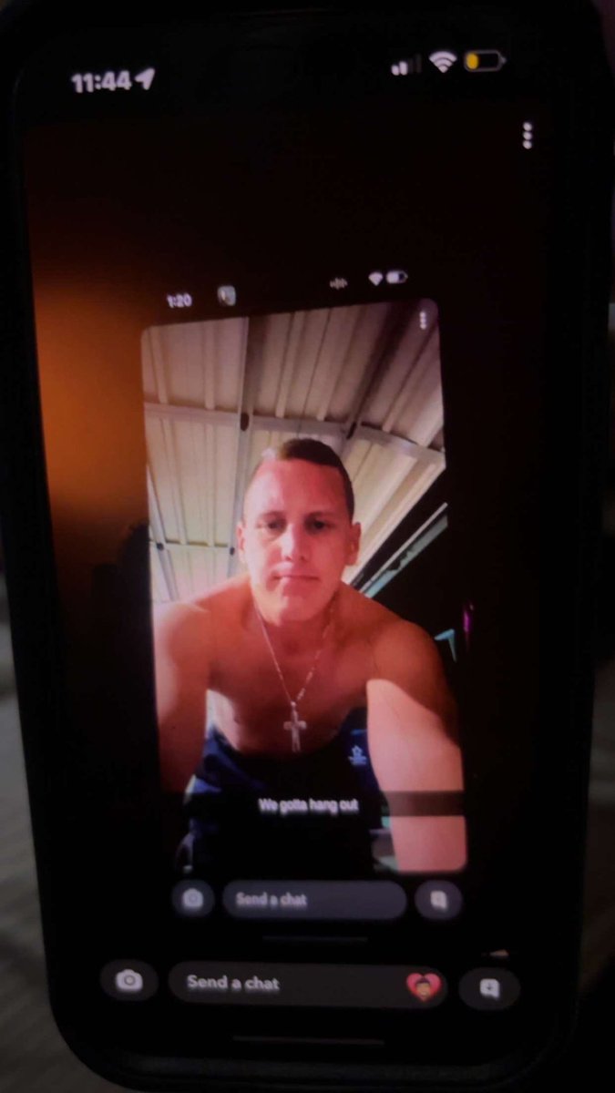 Johnfiggy44's tweet photo. hey um @Malutic_Live what the fuck is this😡 https://t.co/j8ScbVw7vR