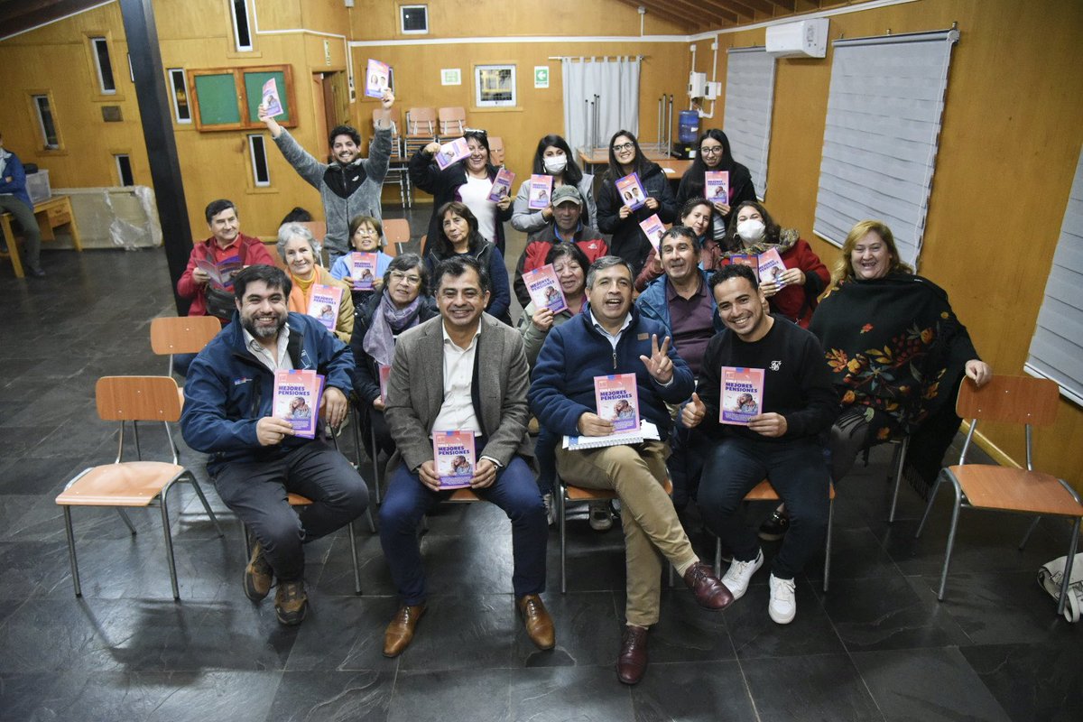 Delegado Jorge Alvial, junto al Seremi Rodrigo Leiva y alcalde <a href="/MunicipioLanco/">Ilustre Municipalidad de Lanco</a>, Juan Rocha, participaron de un conversatorio de la Reforma Previsional con vecinas y vecinos de Malalhue, organizado por la <a href="/DPRLosRios/">Delegación Presidencial Regional de Los Ríos</a>, <a href="/SeremiTrab_Vald/">Mintrab Los Ríos</a> y la municipalidad.