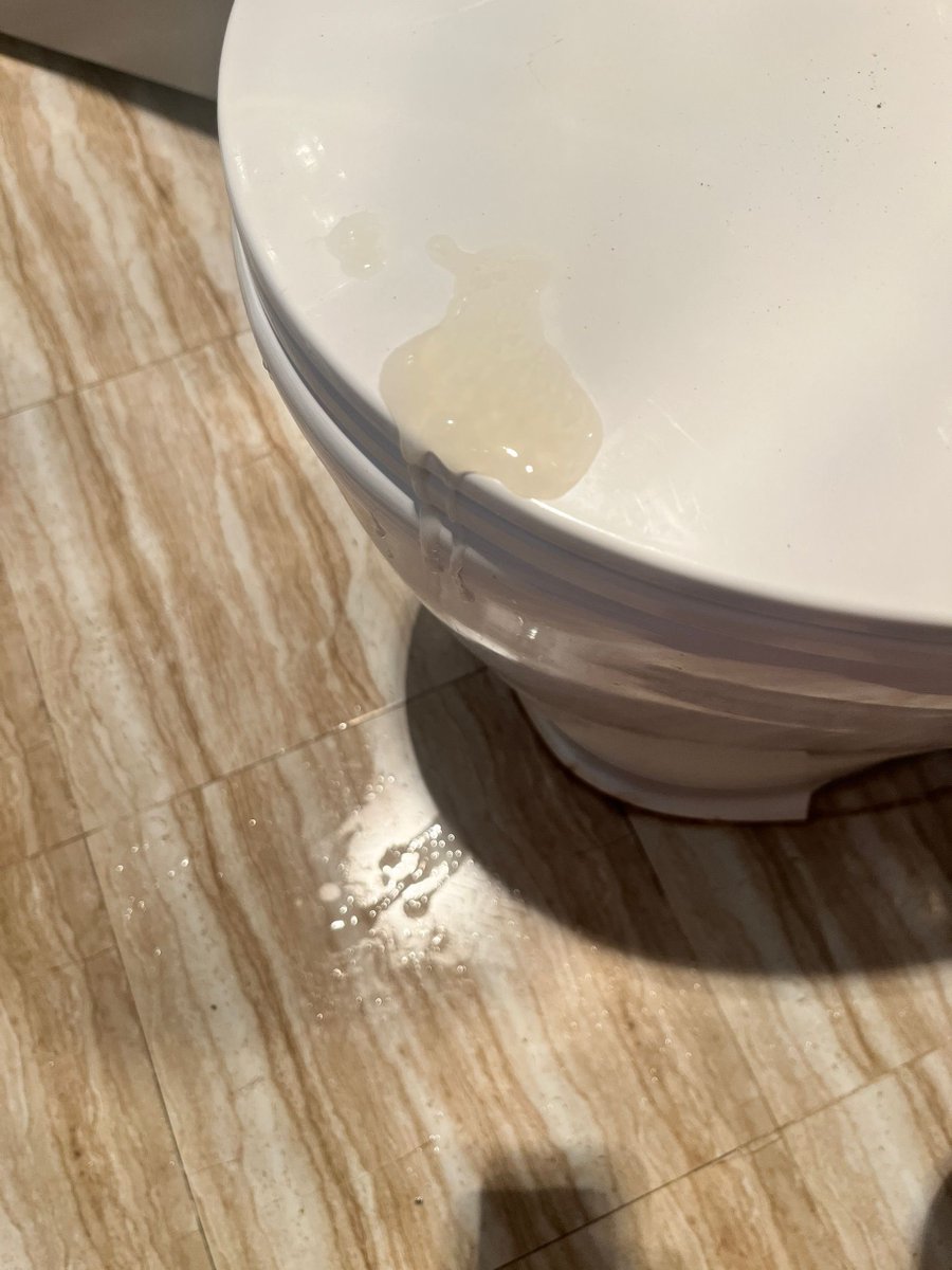 这是一张表示性生活的照片