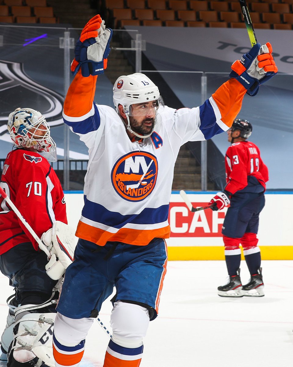 NYIslanders's tweet photo. Thank you Clutterbuck, for everything.

💙🧡 https://t.co/MvJLjbH7JR