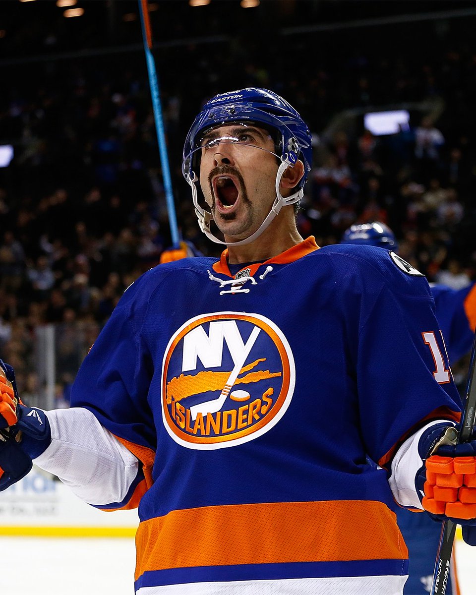 NYIslanders's tweet photo. Thank you Clutterbuck, for everything.

💙🧡 https://t.co/MvJLjbH7JR