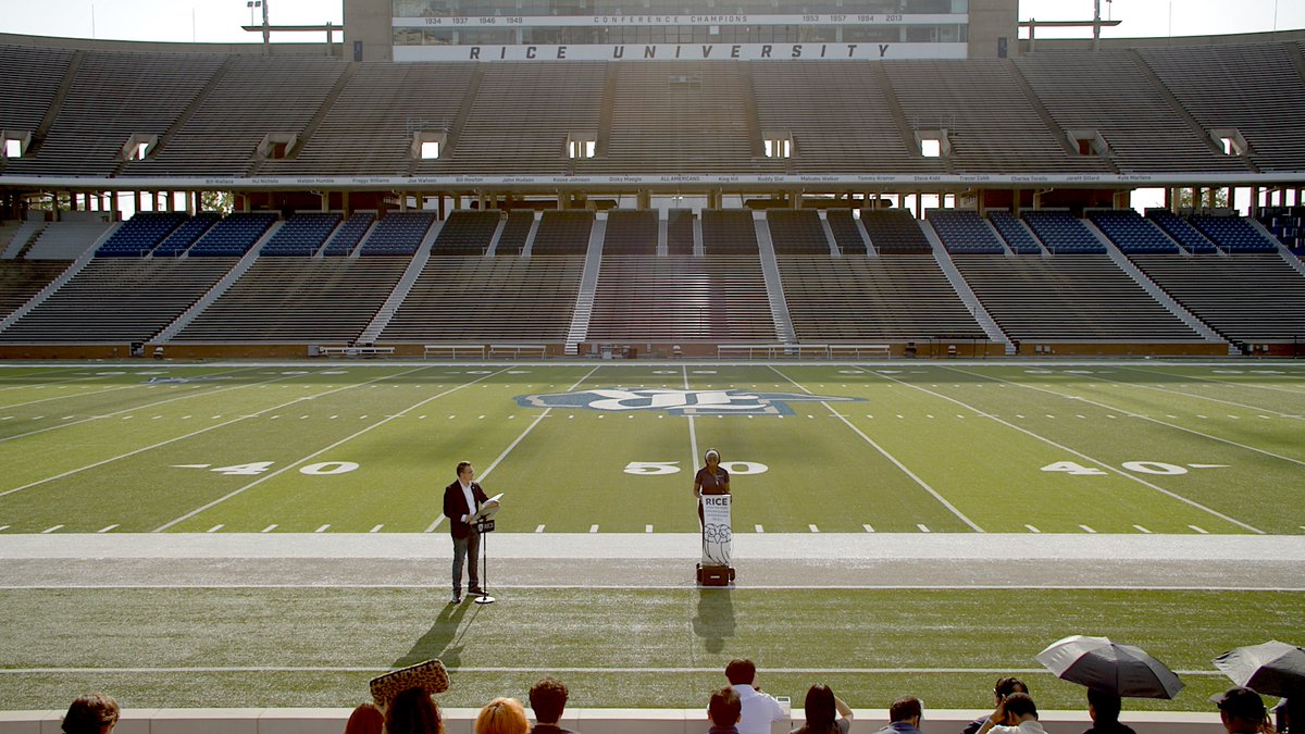 RCELConnect's tweet image. This week MEML students stood in Rice Stadium where President John F. Kennedy gave his legendary speech, and delivered their own bold "Moonshot" speech imagining futures they want to build and lead.
Leadership isn’t just about analysis - it’s ambition, courage, and storytelling.