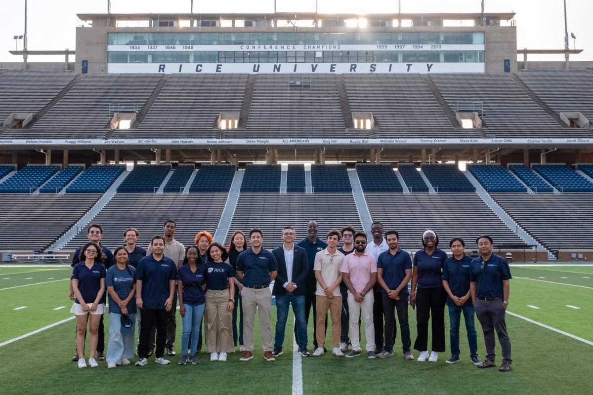 RCELConnect's tweet image. This week MEML students stood in Rice Stadium where President John F. Kennedy gave his legendary speech, and delivered their own bold "Moonshot" speech imagining futures they want to build and lead.
Leadership isn’t just about analysis - it’s ambition, courage, and storytelling.