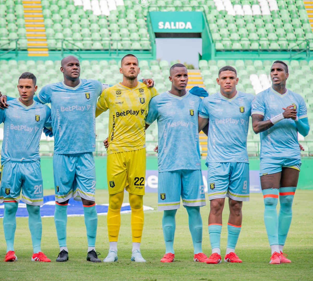 En el día del bien goza del bien; y en el día de la adversidad considera. Dios hizo tanto lo uno como lo otro, a fin de que el hombre nada halle después de él.
Eclesiastes 7:14 ⚽✍🏽🙏🏽