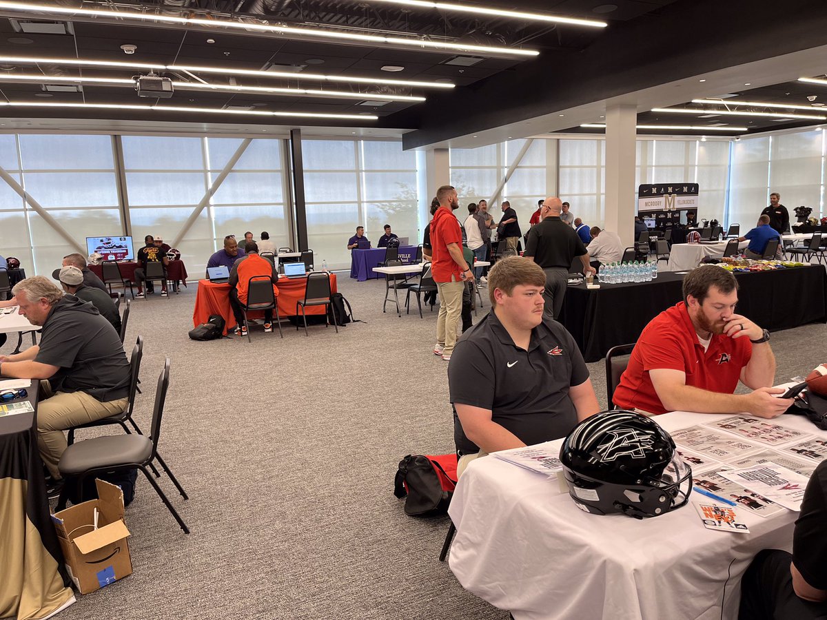 We enjoyed hosting the Alabama High School Spring Recruiting Expo today at the Vestavia Civic Center. 

Thank you to all the HS and College Coaches that attended. Each school represented gave its players an opportunity to be evaluated by college coaches.