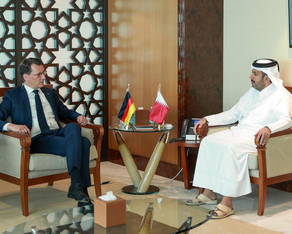 وزير التجارة والصناعة يجتمع مع رئيس وزراء ولاية شمال الراين-ويستفاليا الألمانية 
#قنا #قطر #ألمانيا
ow.ly/9QiH50VGELw