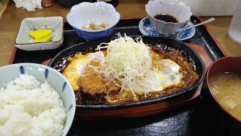 makibi37's tweet image. 土曜日、鬼怒川に釣りに行ったけど釣れなかった。昼飯はつくばみらい市のごはんやたなかくんで味噌カツとじ定食食べました。
#つくばみらい市　#ごはんやたなかくん