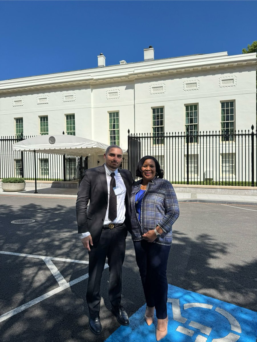 Weldon Angelos (@weldon_angelos) on Twitter photo It was great meeting my friend <a href="/AliceMarieFree/">Alice Marie Johnson</a>, the new Pardon Czar, while I was at the White House today. Excited to see all she will accomplish. It was great meeting my friend <a href="/AliceMarieFree/">Alice Marie Johnson</a>, the new Pardon Czar, while I was at the White House today. Excited to see all she will accomplish.