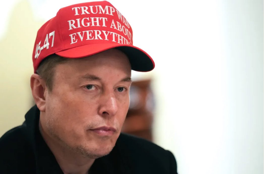 thebarbedwiretx's tweet image. Elon Musk is out at Trump’s DOGE (yes, the Department of Government Efficiency).
After a Tesla earnings flop and getting roasted online, he’s backing away from the chaos — and the hat?
The Barbed Wire has the scoop: thebarbedwire.com/2025/04/22/elo…