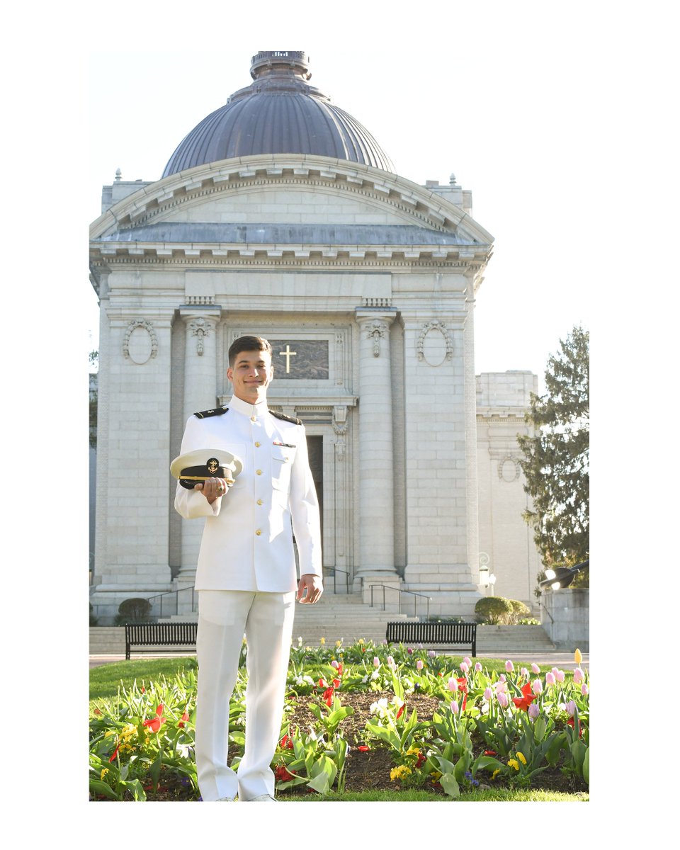 MjGrphx's tweet photo. United States Naval Academy Grad Photoshoot (1)
Shot on NIKON D7500
#photography #graduationphotography #graduation #gradphotography #sonyalpha #sony #canonrebel #canon #nikon #nikond7500 https://t.co/25Wvt53e05