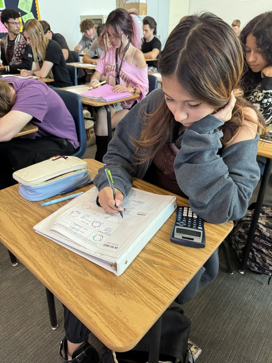 boulder_hs's tweet image. Students in Geometry are sharpening their skills by finding the measure of arcs—putting their angle knowledge to the test! #BCHS41 #GeometryInAction