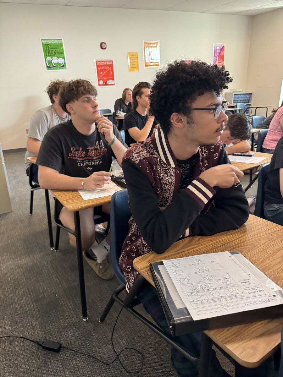 boulder_hs's tweet image. Students in Geometry are sharpening their skills by finding the measure of arcs—putting their angle knowledge to the test! #BCHS41 #GeometryInAction