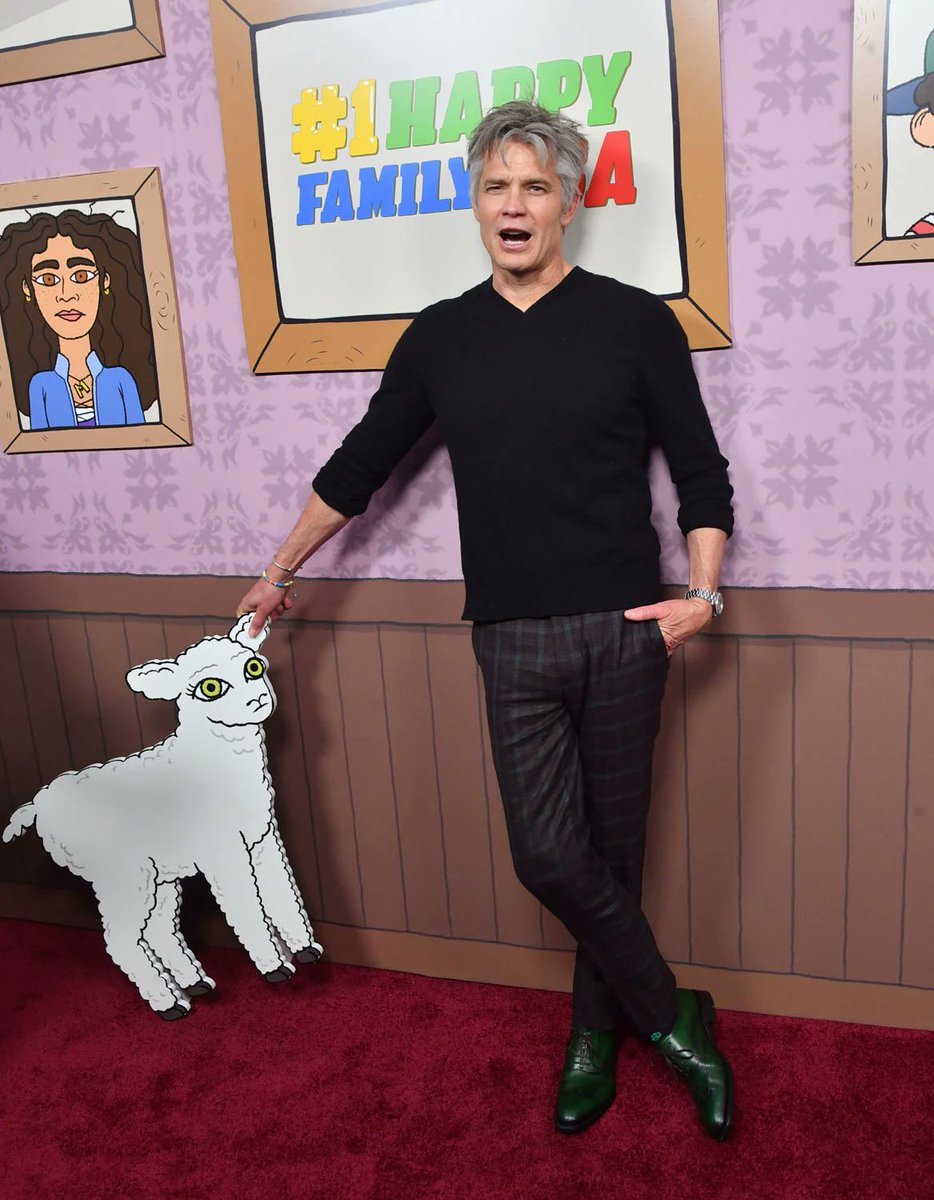 timolyphantorg's tweet image. Photos: “#1 Happy Family USA” Series Premiere
timothy-olyphant.org/?p=3480