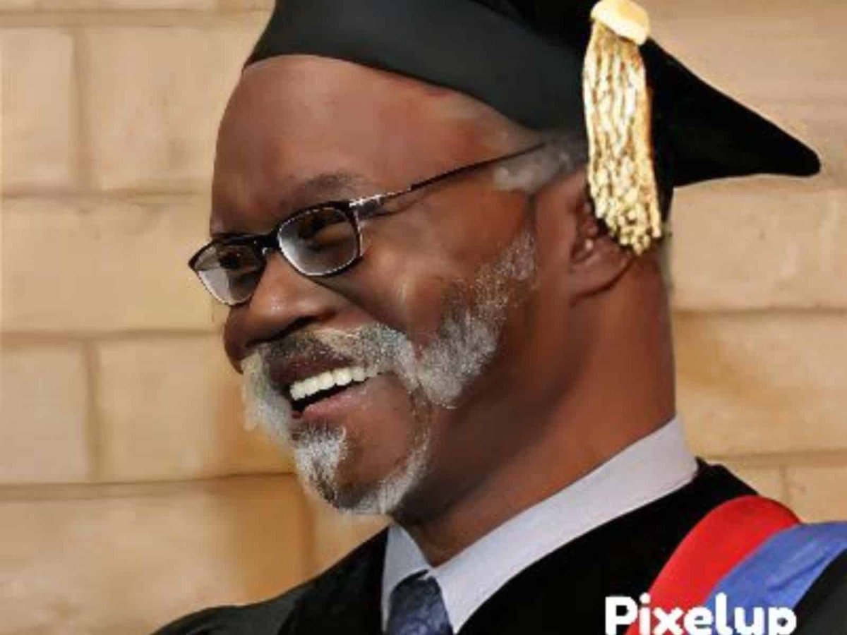 Le Professeur Valentin-Yves Mudimbe s’en est allé.
Résistant au Mobutisme, exilé par fidélité à la pensée libre, il fut l’un des plus grands déconstructeurs du regard colonial sur l’Afrique.
Son œuvre survit, son esprit éclaire.
 "Je n’ai pas épousé une femme, j’ai épousé la