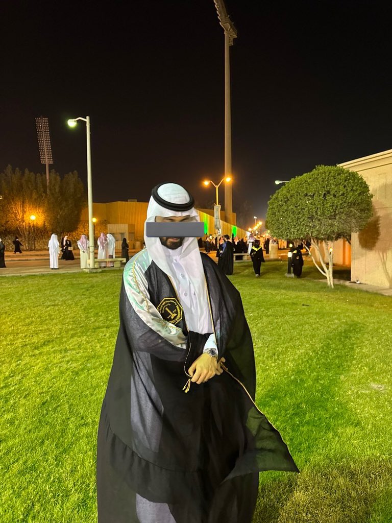 lama_saif's tweet image. ماشاءالله تبارك الله 
Proud sister 🤍🥹
Congratulation brother Eng.Rayan 
#دفعة_55
#kfupm @KFUPM