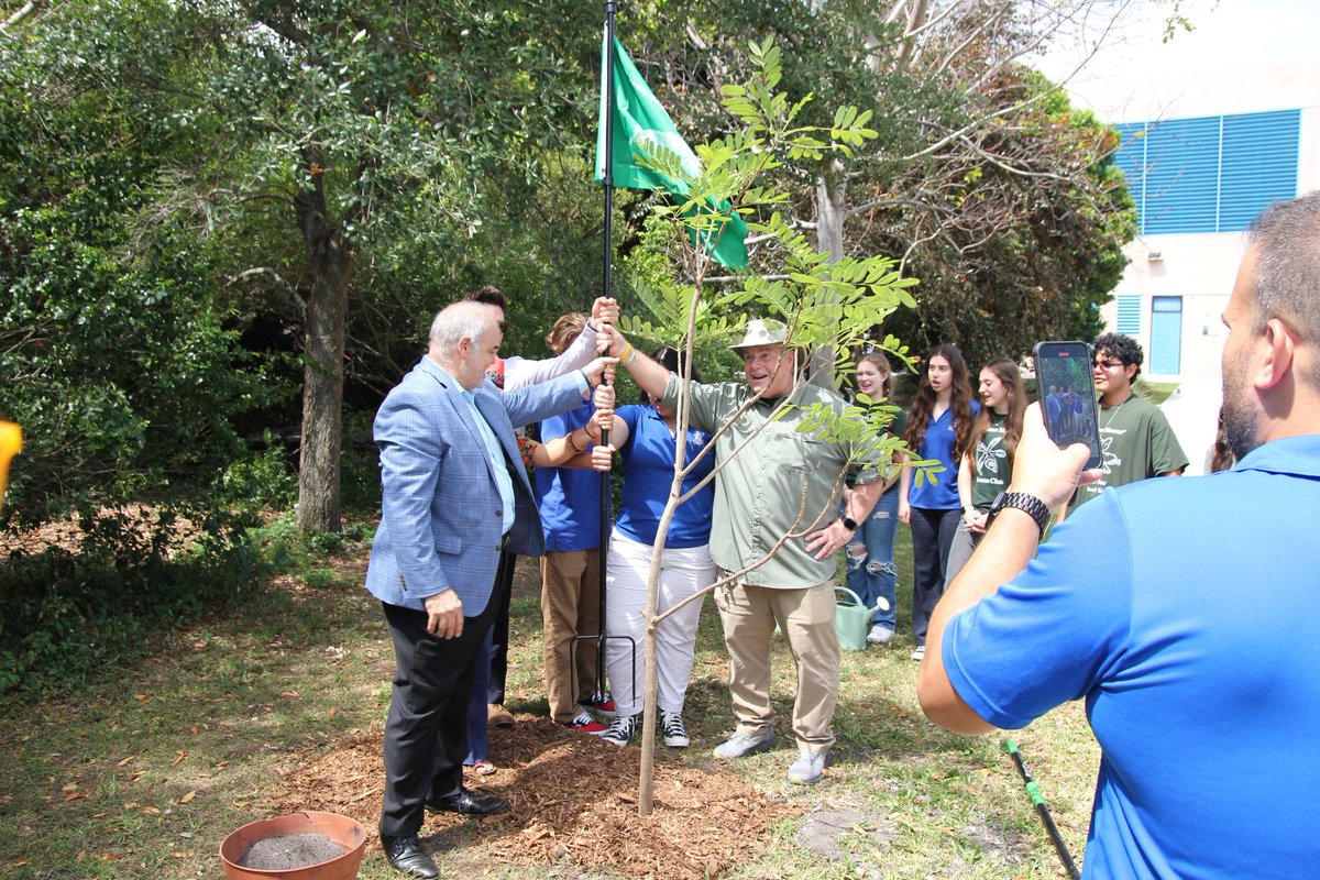 Erik Veiga tweet media