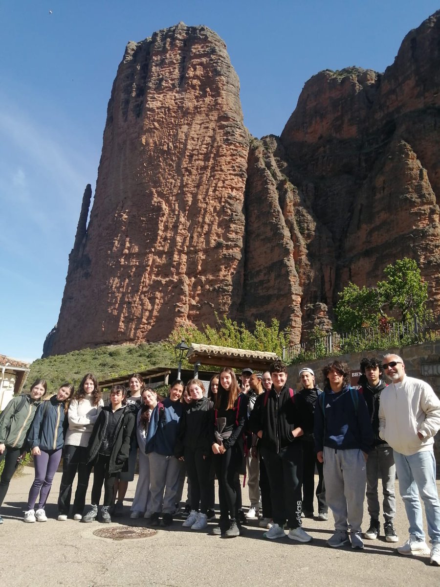 iesvp's tweet photo. El alumnado del #LycéeAiméCésaire de #Clisson 🇫🇷 ya está con nosotros. Ayer, visita a #Riglos y sus #mallos.
@cpmariadeavila @RedEvolucionAr
@InnovaEducAr @CARLEE_Aragon
@dgalextranjeras @HeraldoEscolar
@periodicoaragon @C_ComunicativAr
@aragonturismo #elVirgendejahuella https://t.co/9zTm1z40mW