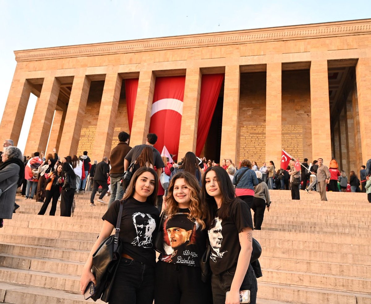 Asyaacar0's tweet photo. Açtığın yolda, gösterdiğin hedefe. https://t.co/fWdn2zp284