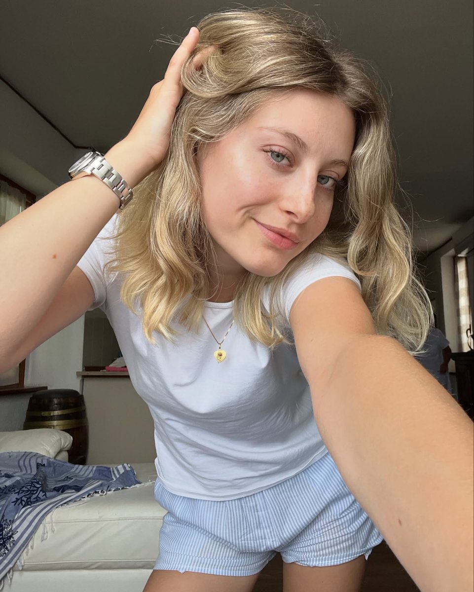 sofia_sofia45's tweet image. Weekend vibes: effortless and comfy ✨ #CasualStyle #ChillMode