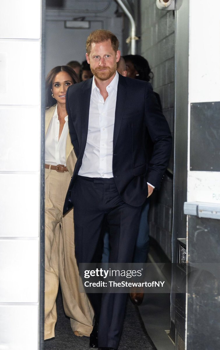 ZandiSussex's tweet photo. Can we talk about Prince Harry’s suits?🔥🔥🥵🥵🥵 https://t.co/wJUwWPU4dM