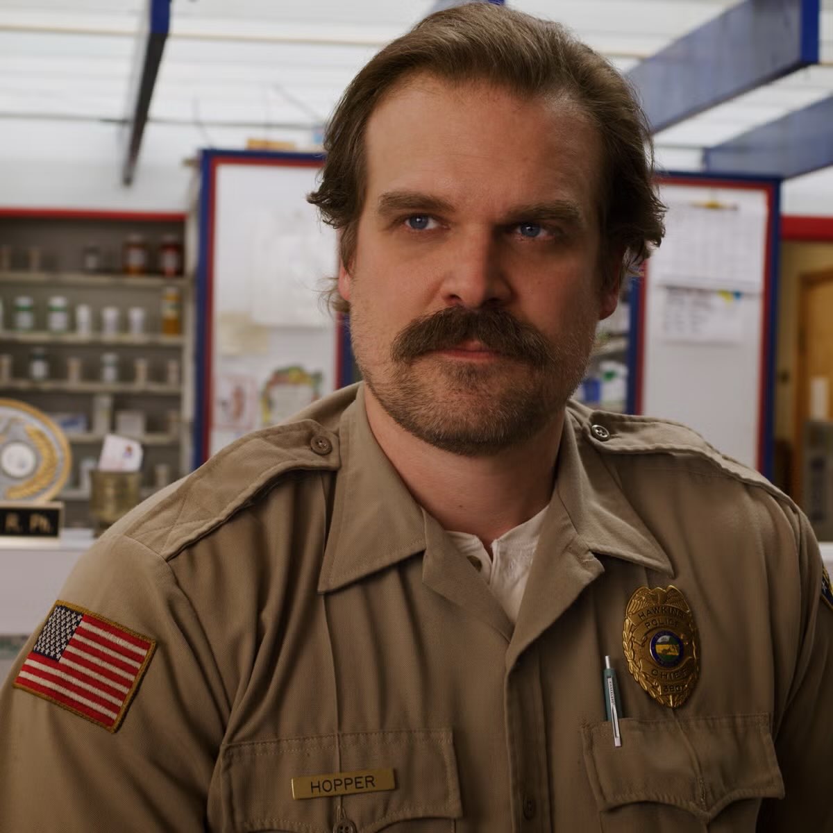 David Harbour says he initially thought Hopper should’ve died back in ‘STRANGER THINGS’ Season 1.

“The first season should have ended with Hopper dying by suicide. To him, it was the only way Hopper could apologize to his daughter.”

(Source: gq-magazine.co.uk/article/david-…)