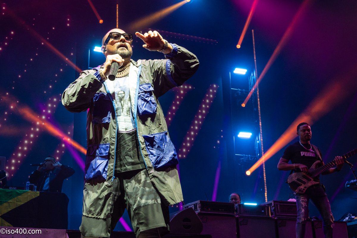 Wow what a party this eve at the Brighton Ctr, Sean Paul and a few thousand friends turning a Weds evening into a massive Friday night <a href="/duttypaul/">Sean Paul</a> <a href="/BrightonCentre/">Brighton Centre</a> #seanpaul