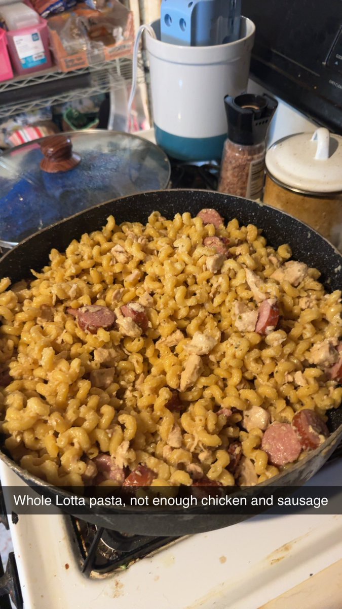 DOC_NIPPs_3OH3's tweet image. Back to cooking, feels good. Happy tummys 
#PastaNight 🍝
#FamilyFeast
#DinnerDelight
#HomemadeGoodness
#PastaLove
#YumInTheTum
#TasteOfItaly
#DinnerTime
#FamilyBonding
#CookingWithLove