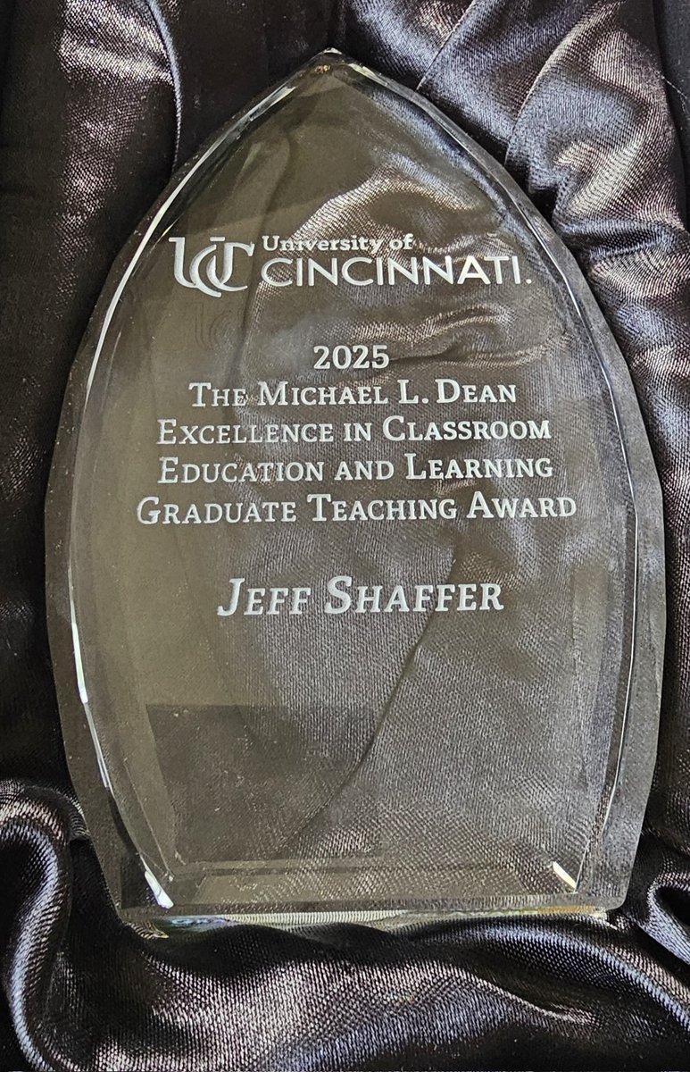 DataPlusScience's tweet image. I am truly honored and grateful to receive the Michael L. Dean EXCEL Graduate Teaching Award today for the UC @LindnerCollege of Business. Thank you to the students for another great year, and thank you to all the wonderful faculty and staff for their continued support.