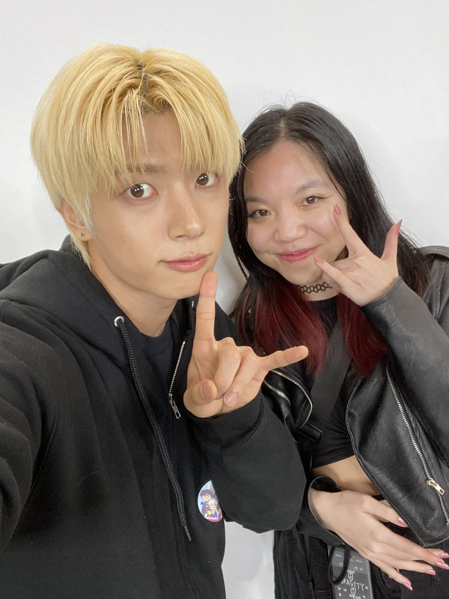 acesehyoons's tweet photo. so uh ... These happened (no i haven't been normal since) (i miss them so bad pls bring them back 😭)

#원위 #ONEWE #ONEWE_WORLDTOUR #ONEWEinTORONTO https://t.co/ds3VygivMj