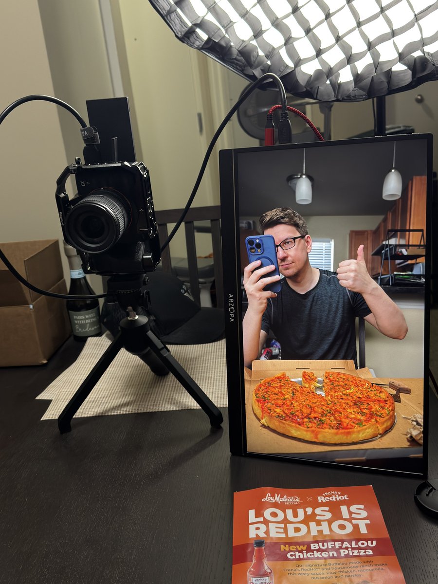 Wavys (@wavystv) on Twitter photo Filming <a href="/LouMalnatis/">Lou Malnati's Pizza</a> x <a href="/FranksRedHot/">Frank's RedHot</a> BuffaLou Chicken Pizza 🔥
My job is pretty cool sometimes. 8/10 pizza. Very tasty! Filming <a href="/LouMalnatis/">Lou Malnati's Pizza</a> x <a href="/FranksRedHot/">Frank's RedHot</a> BuffaLou Chicken Pizza 🔥
My job is pretty cool sometimes. 8/10 pizza. Very tasty!