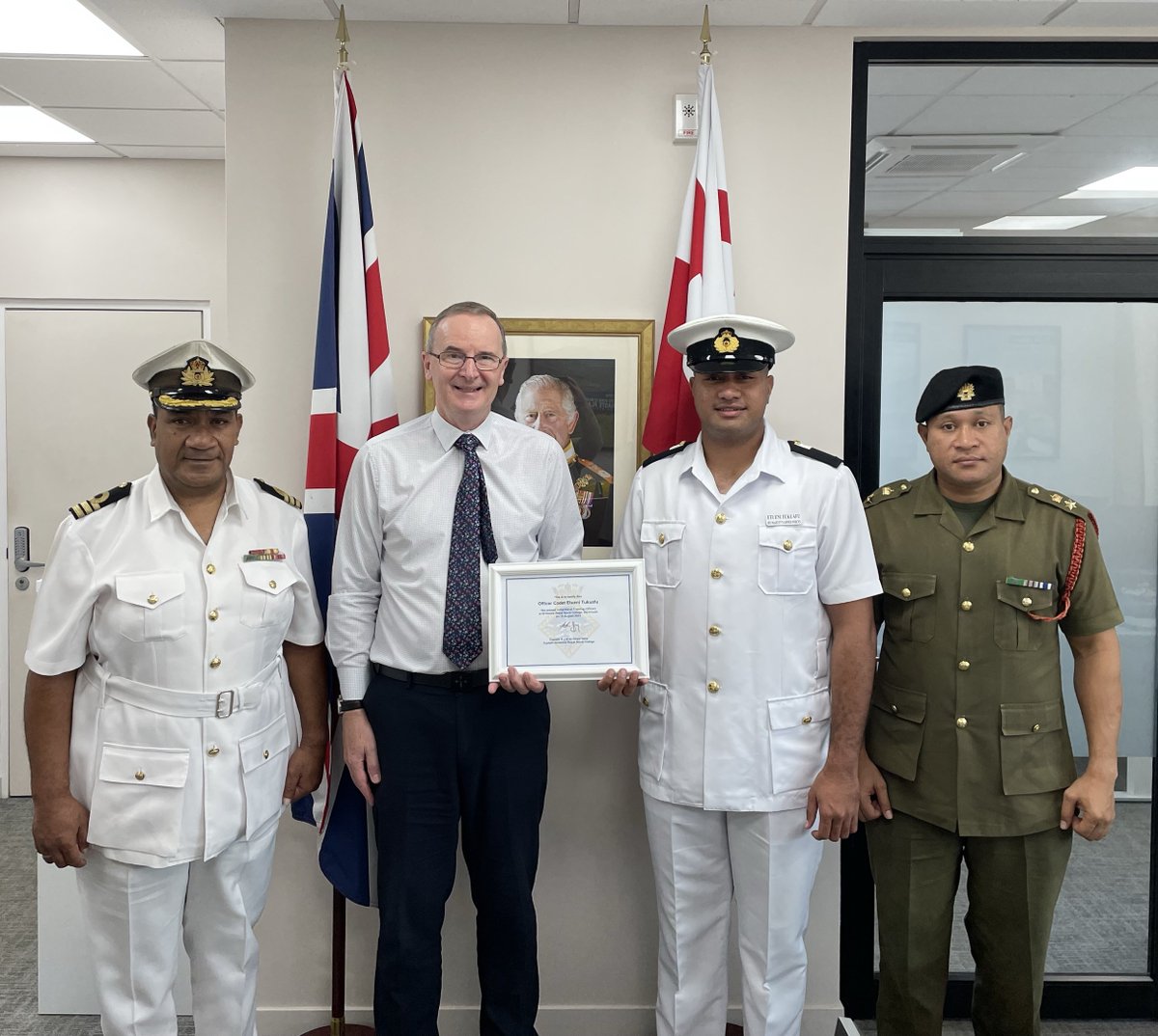 A delightful morning with our friends from His Majesty's Armed Forces 🇹🇴 here at the High Commission as HE <a href="/HMAMalone/">Philip Malone</a> presented Midshipman Tukuafu's certificate for having successfully completed the Initial Naval (Officer) Training Course at <a href="/DartmouthBRNC/">Britannia Royal Naval College</a> 🇬🇧last year!