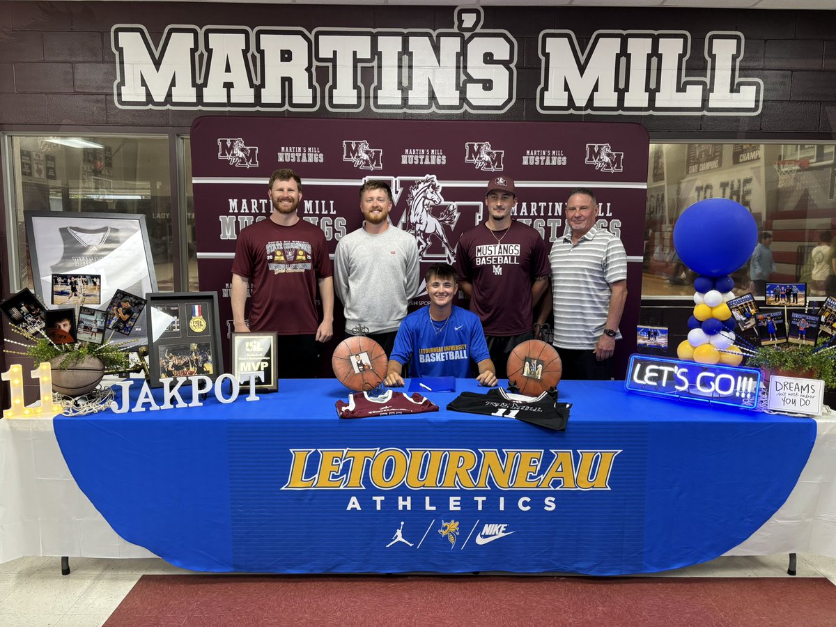 Another great week for our kiddo Jak Kinder.He was named 2A Player of Year &amp; signed to play college basketball in the last few days. Jak is pictured 🔽with our staff! Jak made us look like great coaches so MANY nights. He and his teammates did it all! The 4 of us just blessed! 🏆