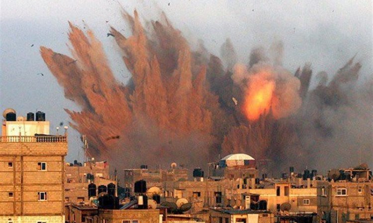 لم افكر ان ادخل عالم تويتر  ابداً ، دخولي لعالم تويتر عام ٢٠١٥ كان لأجل مناصرة المظلومين في اليمن ضد تحالف العدوان .

 في للحظة العدوان ، الأخوة انصار الله معهم الجيش اليمني و اللجان الشعبية امتصوا زخم الضربات الشديدة التي كانت عبارة عن غارات مهولة و سلاح فتاك على الأرض بيد