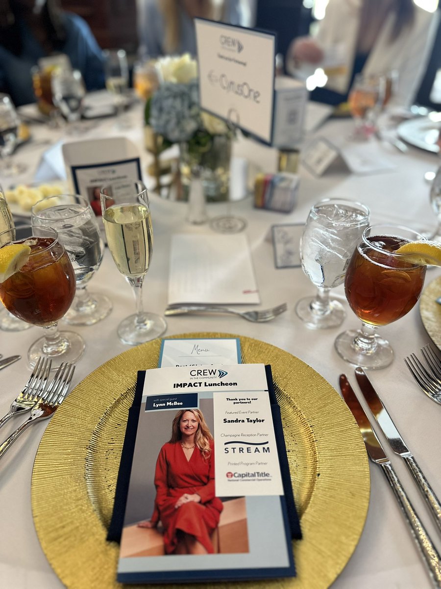 traciefrazier's tweet image. Incredible CREW in the Community Impact luncheon w/Lynn McBee, CEO of Young Women’s Prep Network. We awarded 10 scholarships. 114% of our fundraising goal. I was honored to present the @CREWDALLAS Catalyst award to Kameshia Freeman, @JLL It was truly an inspiring day!
