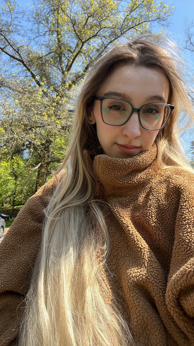 FizziBerry's tweet photo. sunshine 🤍 https://t.co/1Xr5V9D5Dc