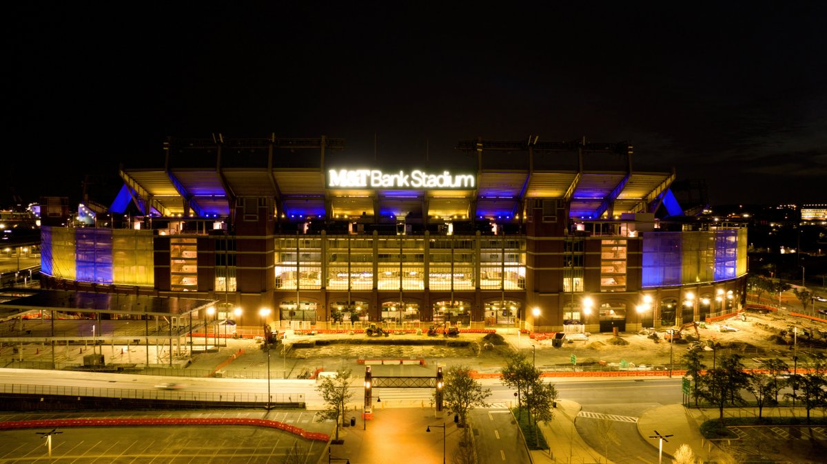 Baltimore lights up for Coppin 💙🏈
Thank you, <a href="/Ravens/">Baltimore Ravens</a>, for helping us honor 125 years of legacy, impact, and community.

Tomorrow, we celebrate together. See you at M&amp;T Bank Exchange! 🦅✨

#Coppin125 #LightUpBaltimore #EaglePride #CelebrateCoppin