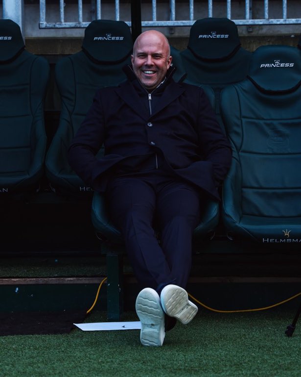 Terima Kasih Jurgen Klopp &amp; Arne Slot.

Manajer atau Pelatih yang bisa bikin kita semua masih bisa liat Liverpool Juara Liga lagi di era modern ini.

Klopp bisa dikatakan membuat Tim ini jadi lebih percaya diri lagi dengan membangun skuad yang siap untuk bersaing.

Dan kini, Arne