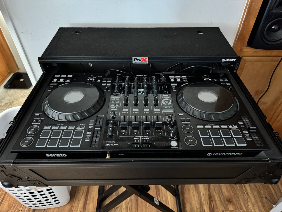 marcchavez12's tweet photo. Selling  Pioneer DJ DDJ-FLX10 
With ProX Flight Style Road Case
Hmu if interested https://t.co/yqfgDGTbsE