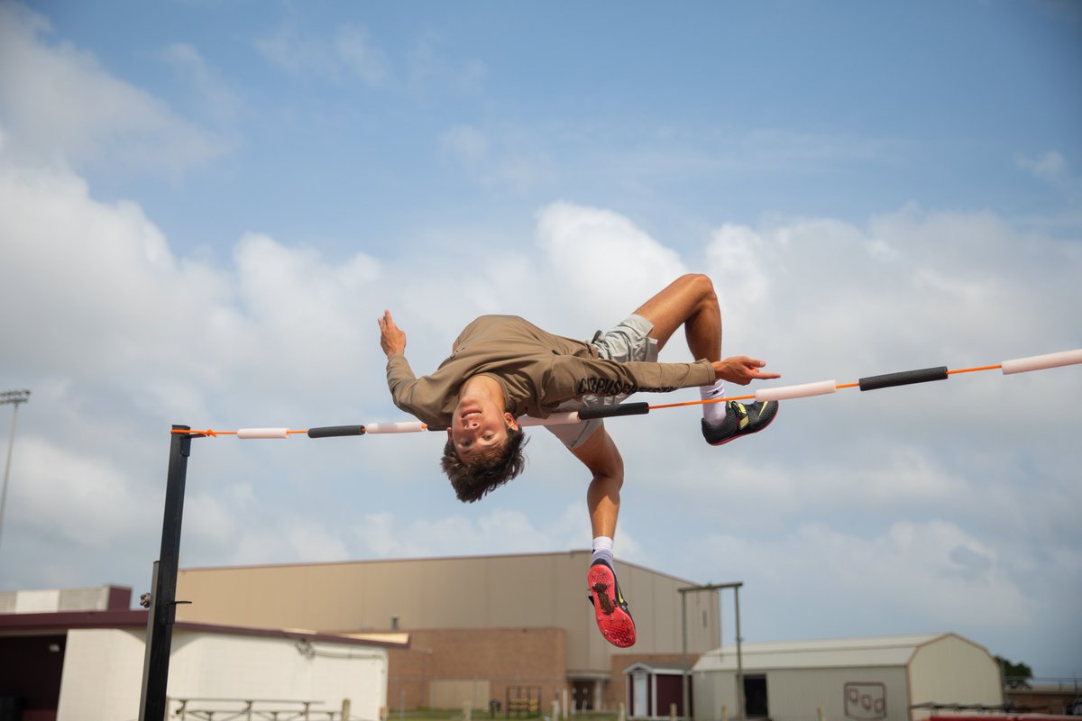 Trenton Garces is preparing to compete in high jump at the UIL State Track Meet next Friday, May 2nd! His trip to state continues a strong tradition—This is the 16th year in a row that Flour Bluff has had at least one athlete compete at the State Track Meet! 🔥🏆

#CPH | #SWARM