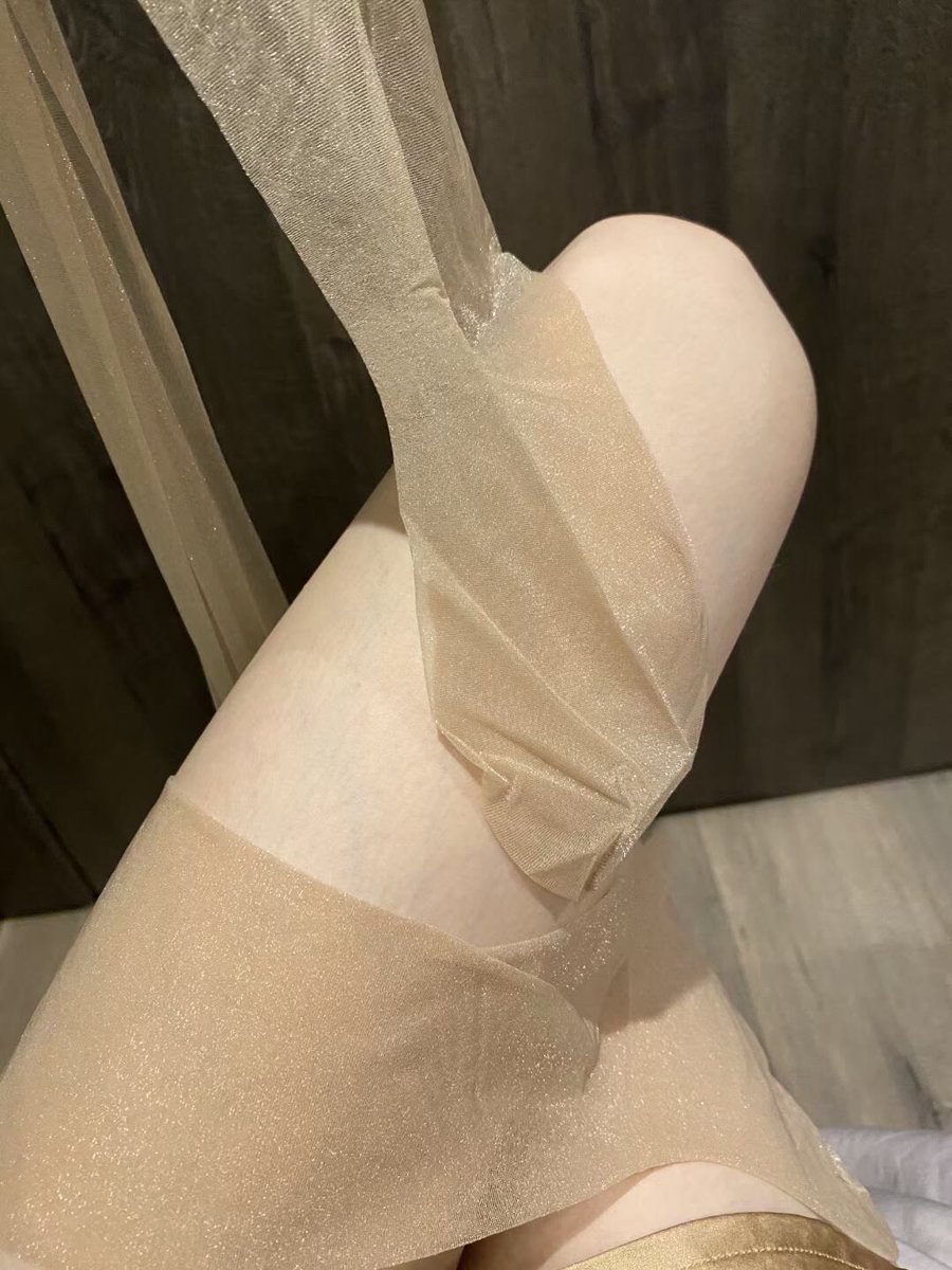 苦短人生，物质生活满足了，就剩下追求生活追求刺激，最喜欢带老婆一起三人活动