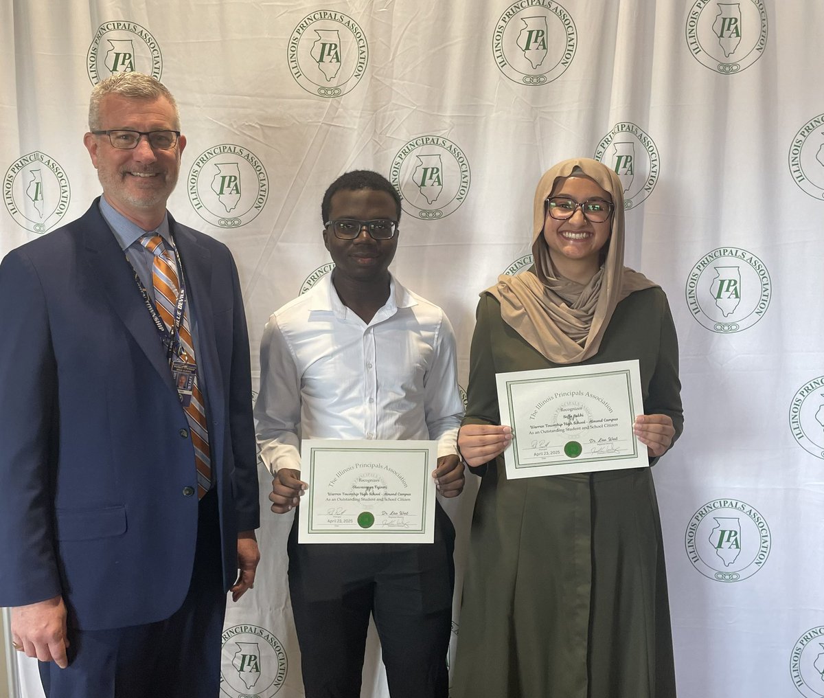 mbertolaD121's tweet image. Congrats to our IPA student leaders award winners and thanks to @IPALake for honoring student leaders in Lake County!  So proud of Alia, Jordy, Olu and Saffa for the energy and leadership they provide our Warren community. #WeAreWarren #TheWarrenWay