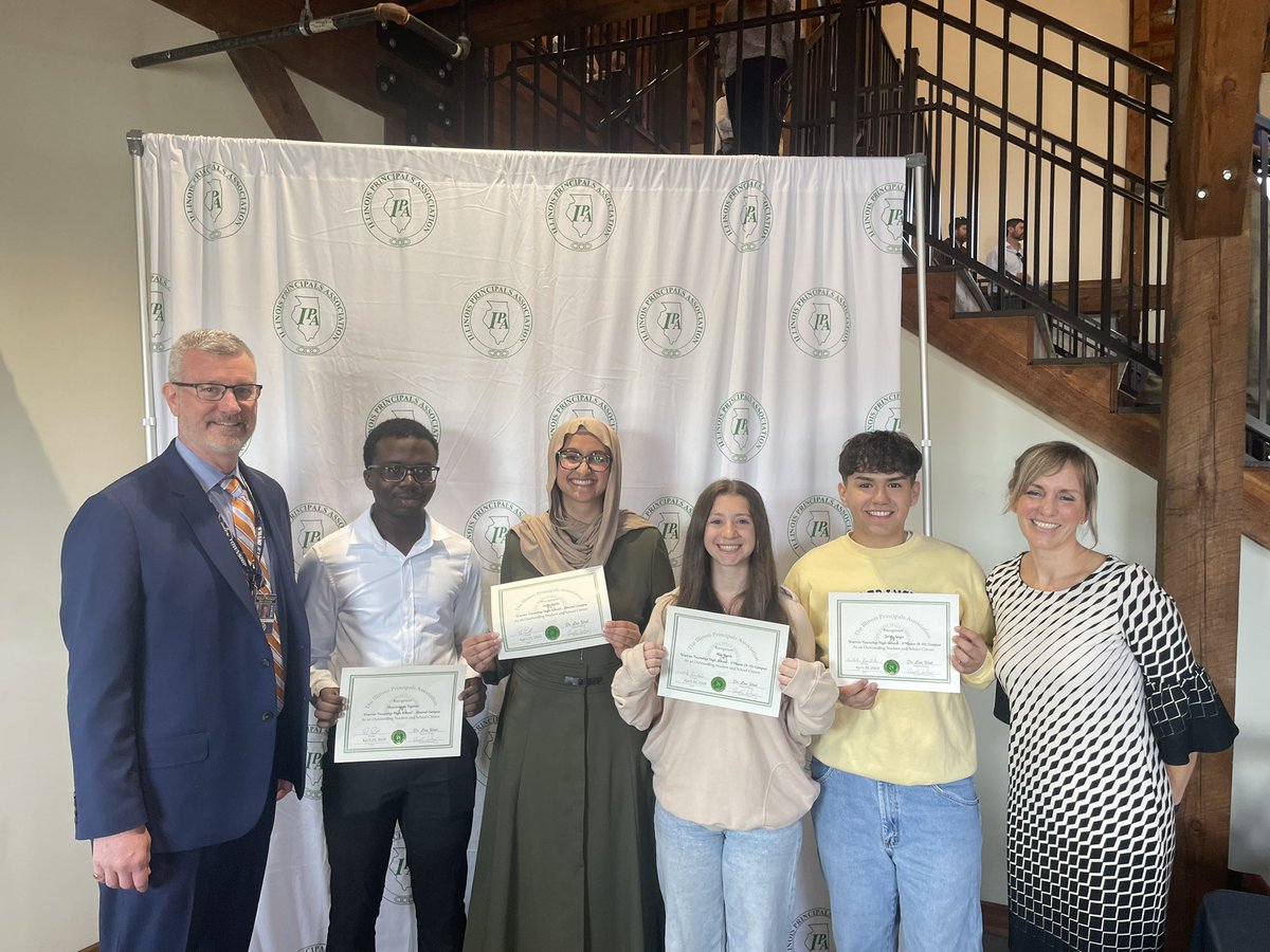 mbertolaD121's tweet image. Congrats to our IPA student leaders award winners and thanks to @IPALake for honoring student leaders in Lake County!  So proud of Alia, Jordy, Olu and Saffa for the energy and leadership they provide our Warren community. #WeAreWarren #TheWarrenWay